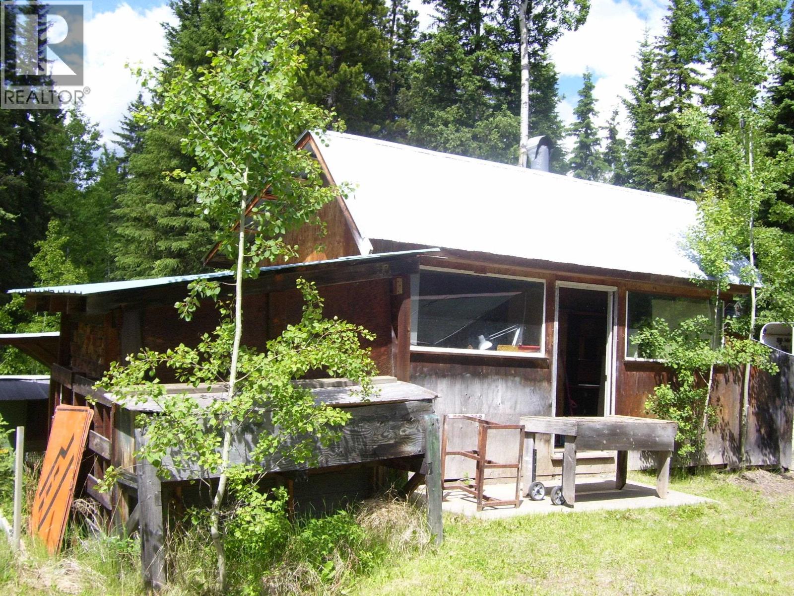 568 Yetta Road Property Photo 11