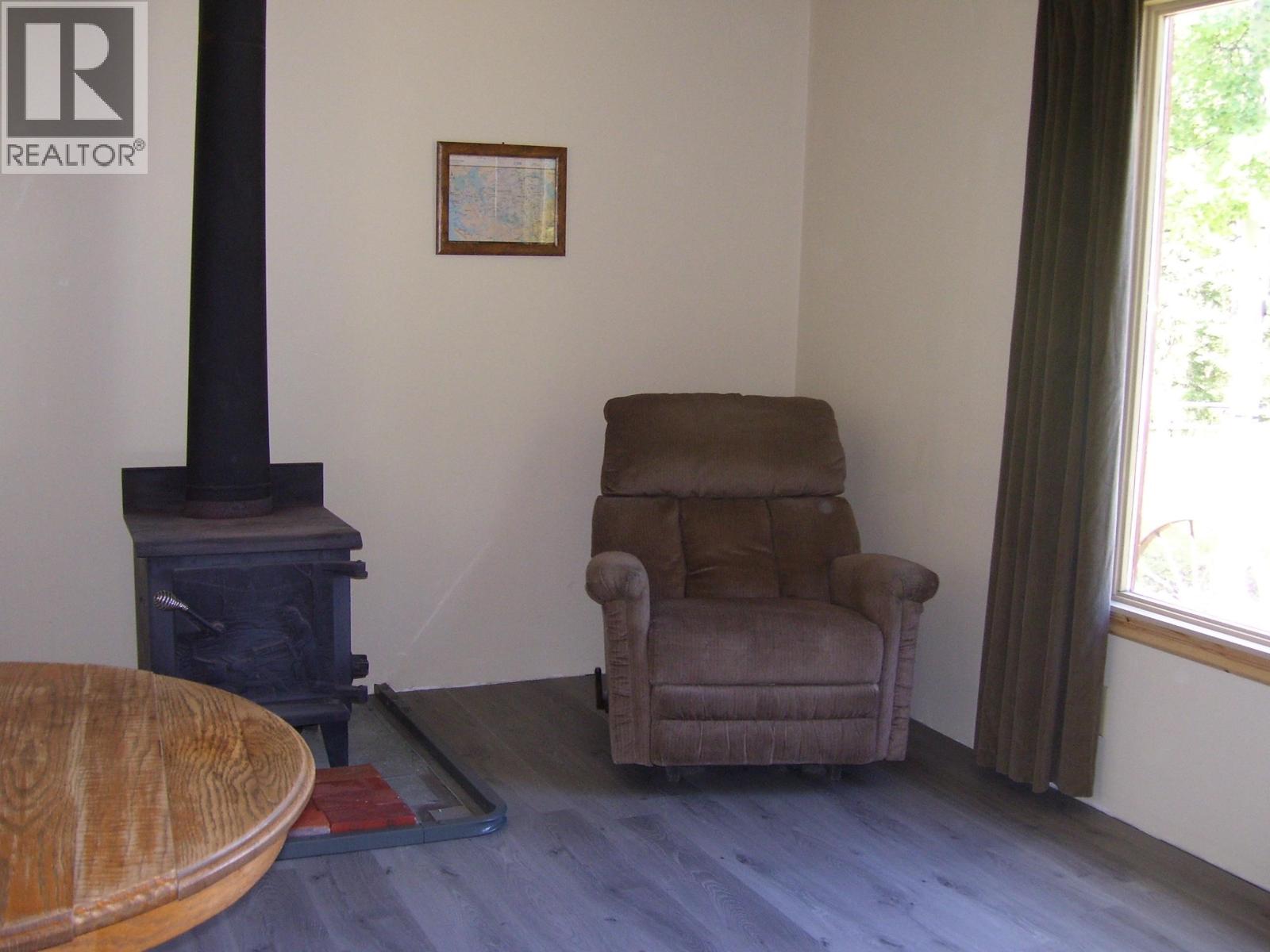 568 Yetta Road Property Photo 12