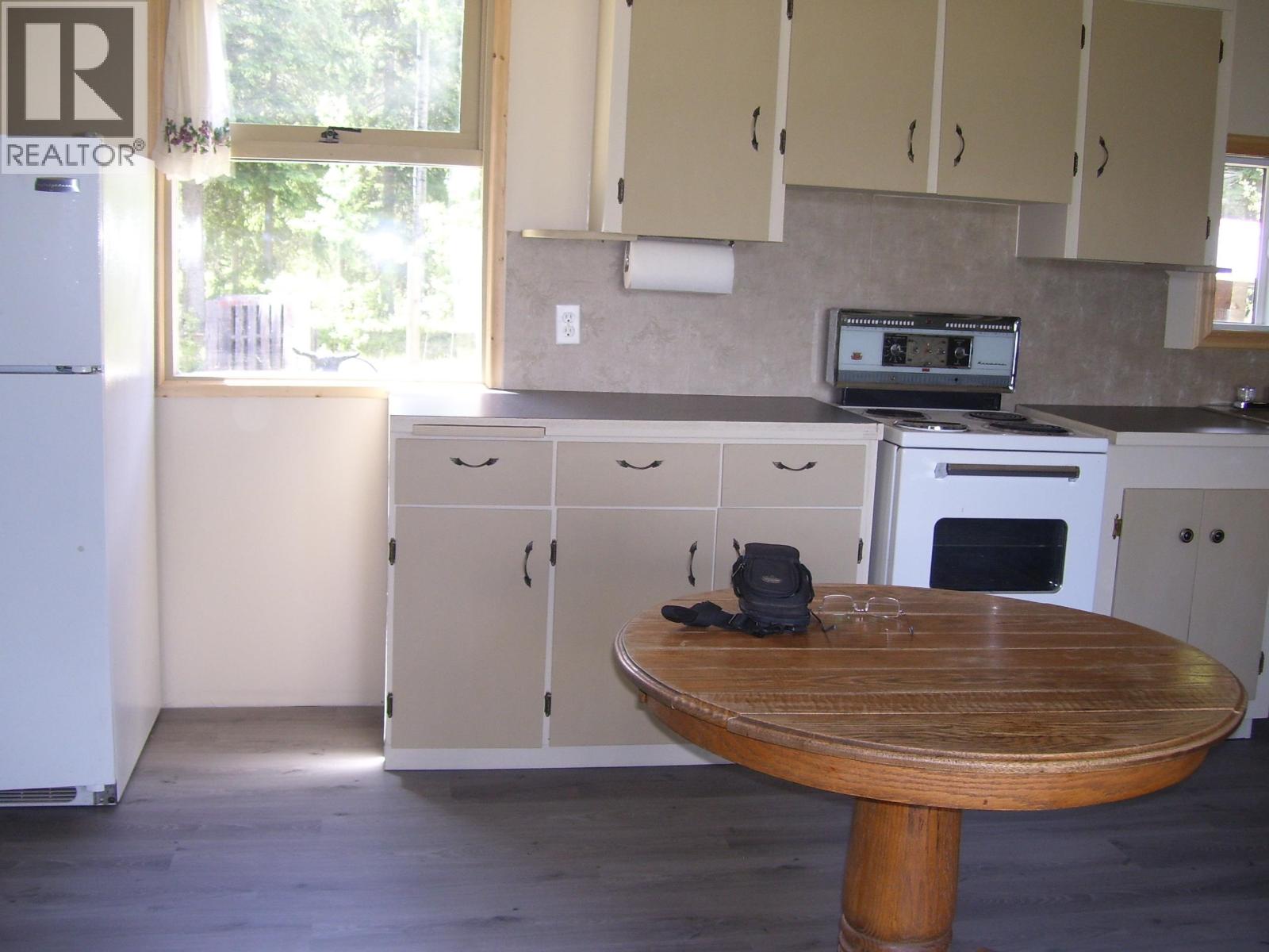 568 Yetta Road Property Photo 13