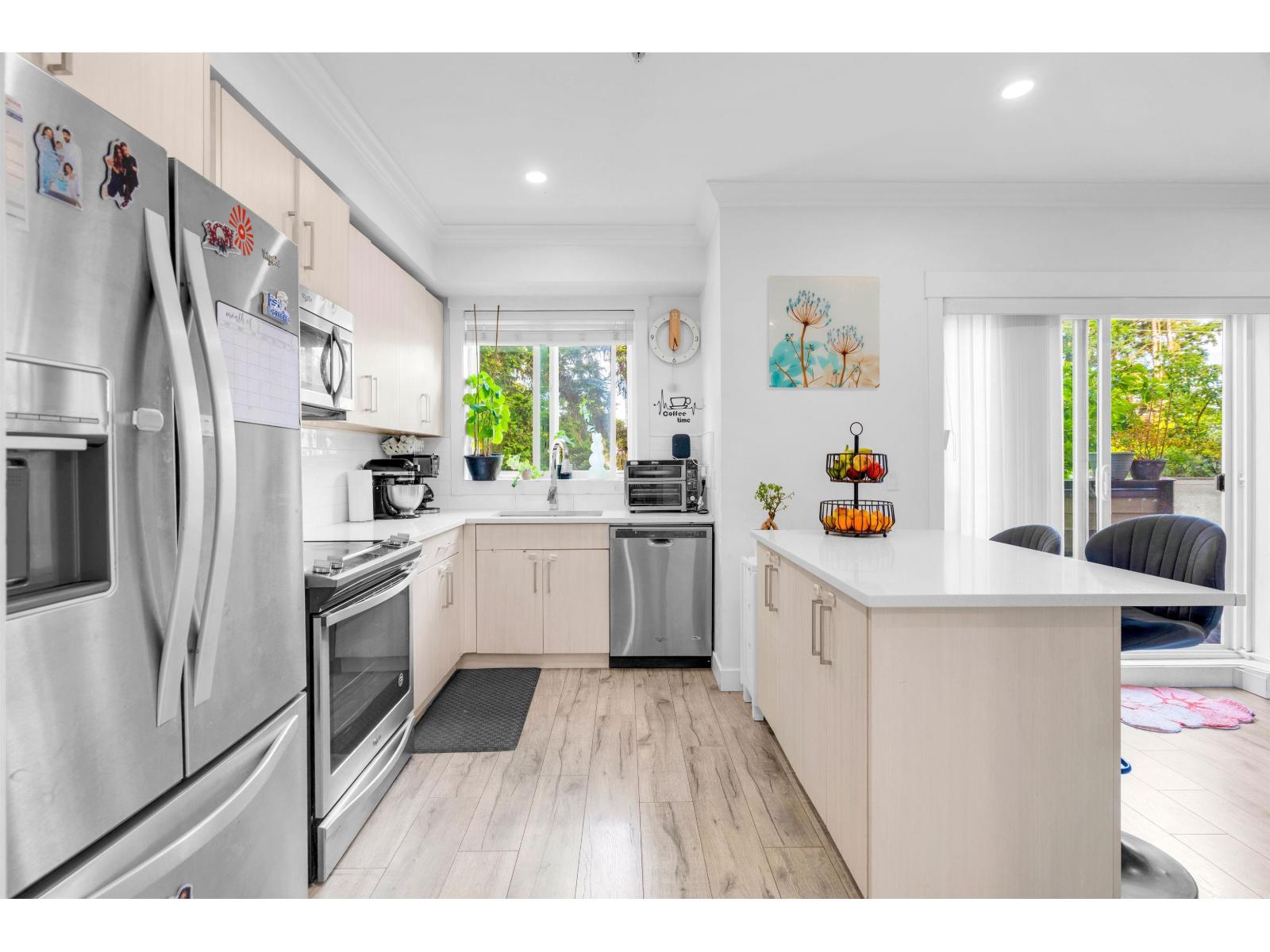 23 7247 140 Street Property Photo 9