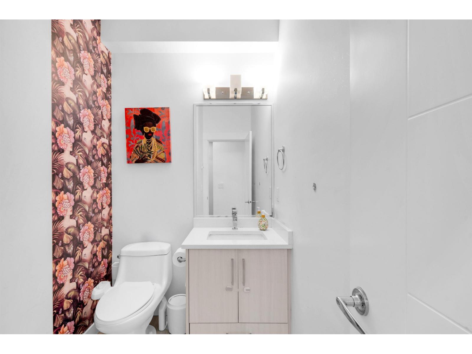 23 7247 140 Street Property Photo 13
