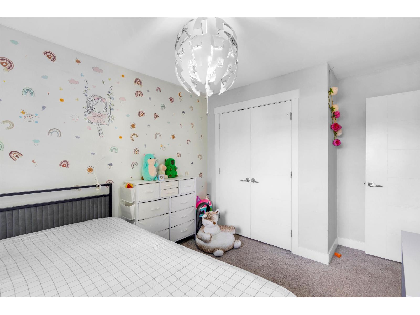 23 7247 140 Street Property Photo 16