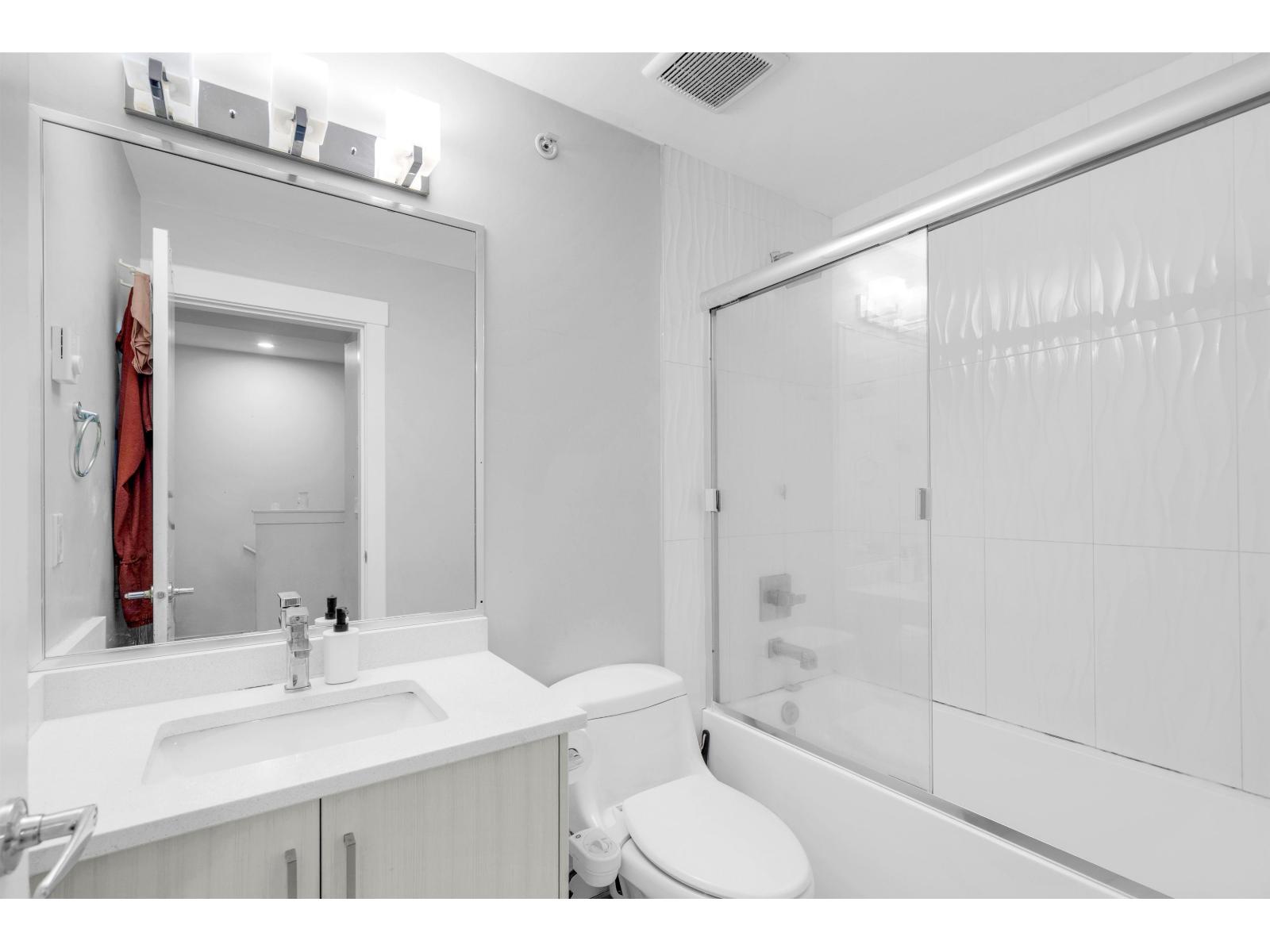23 7247 140 Street Property Photo 17