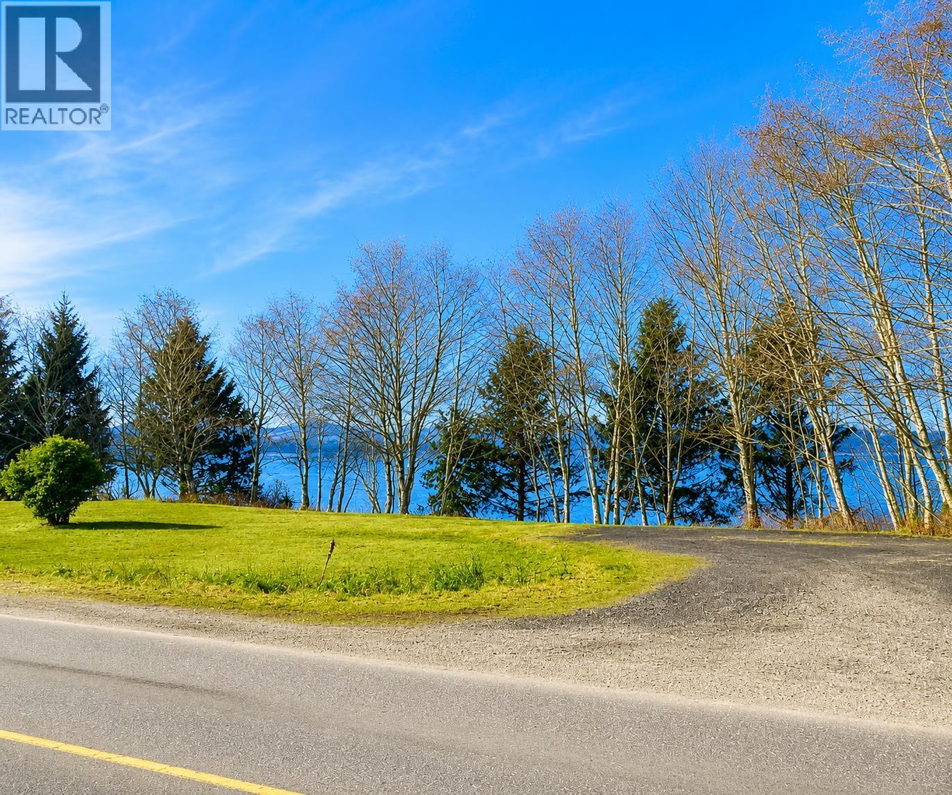 250 Bayview Drive Property Photo 1
