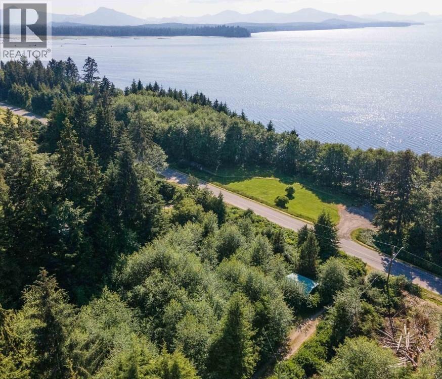 250 Bayview Drive Property Photo 2