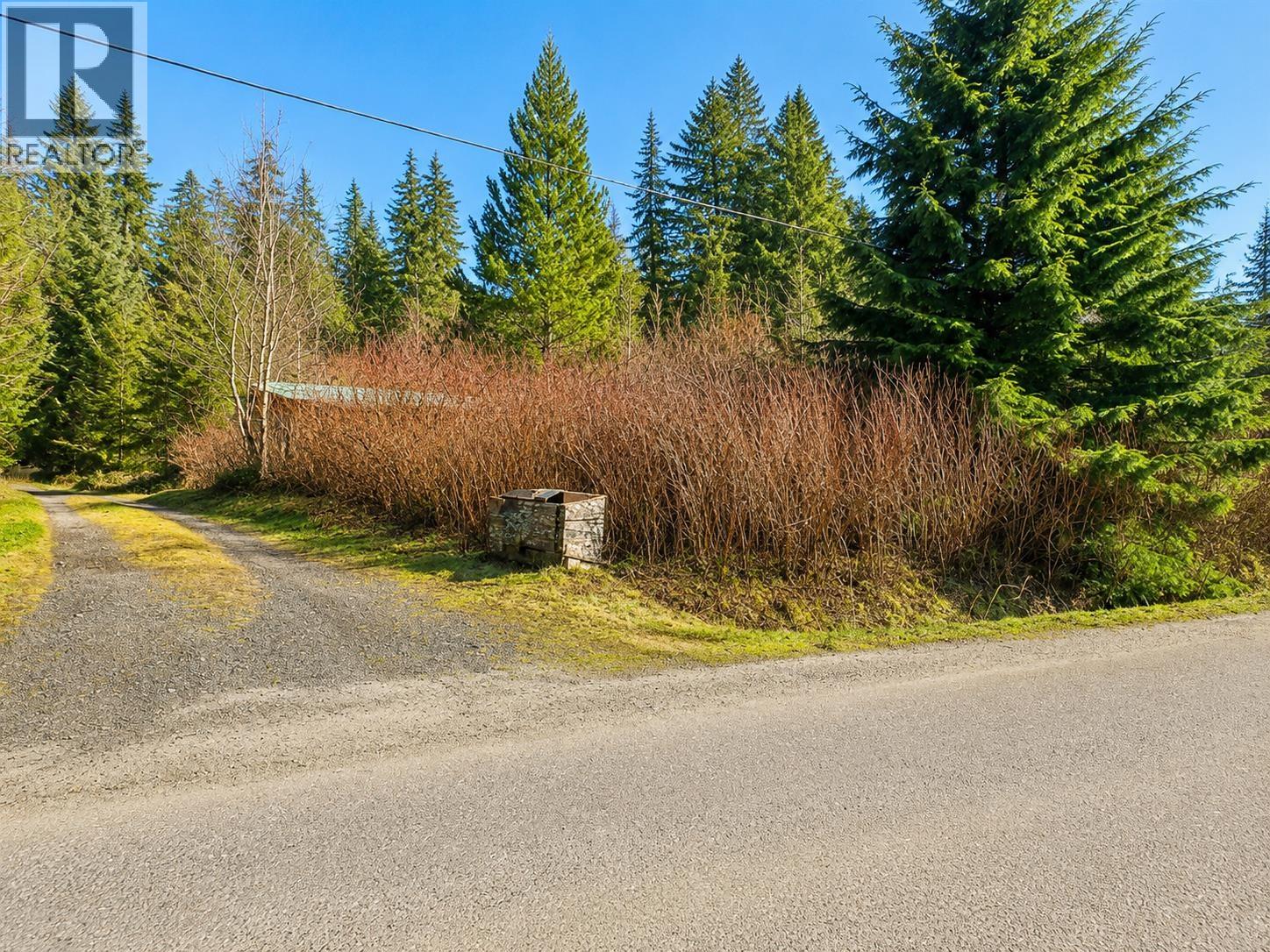 250 Bayview Drive Property Photo 3