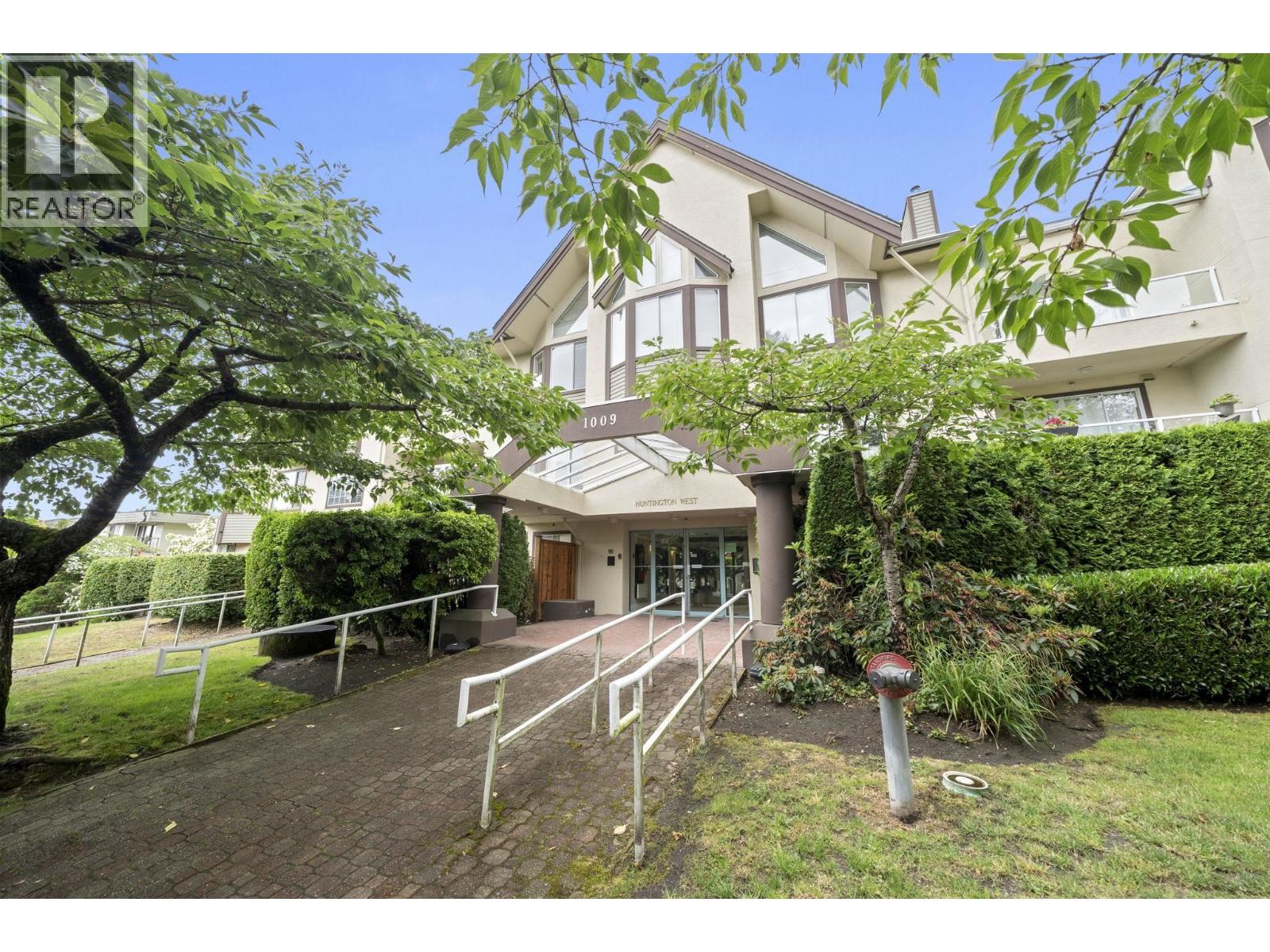 305 1009 Howay Street Property Photo 22