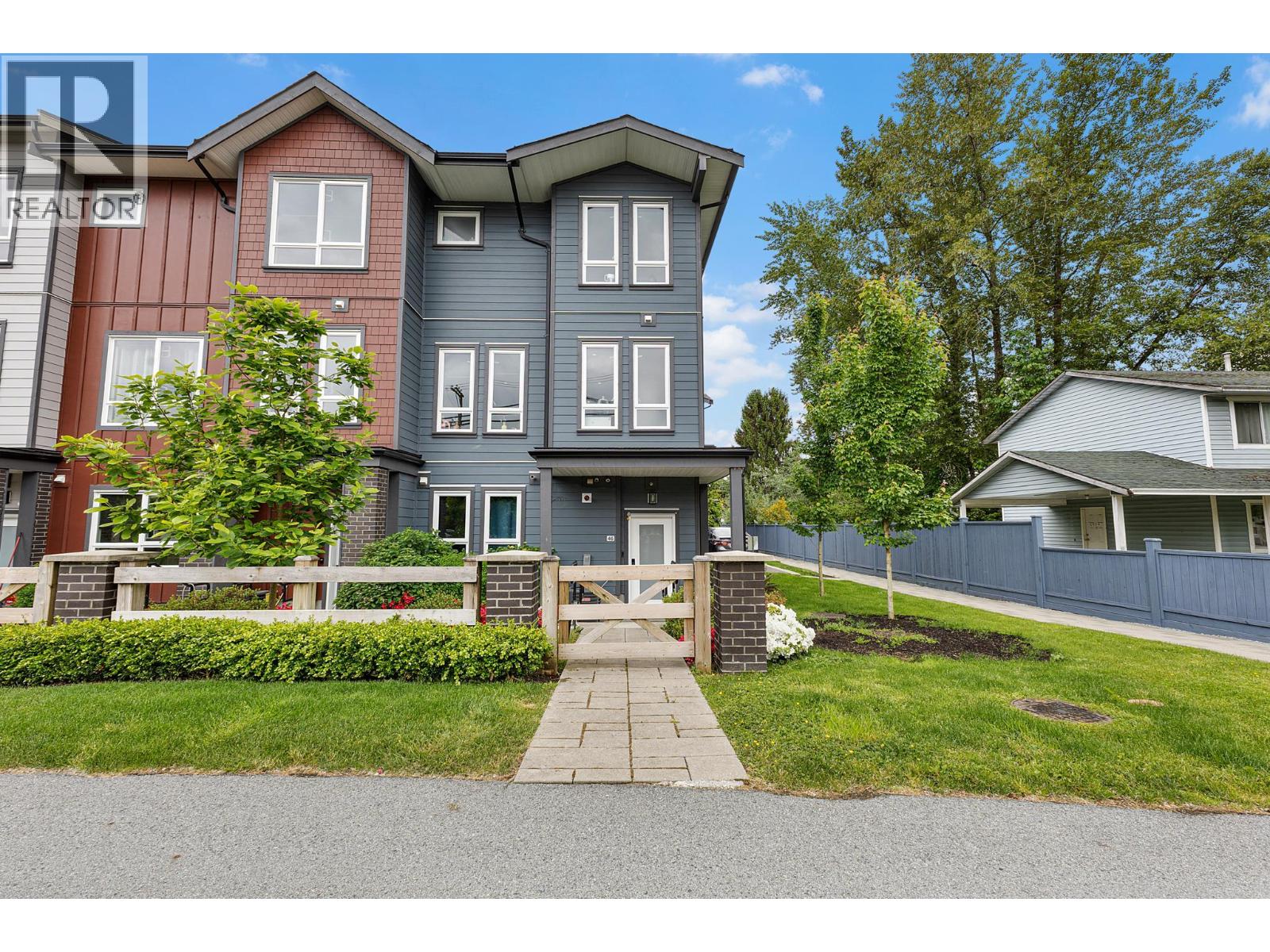 46 11851 232 Street Property Photo 2
