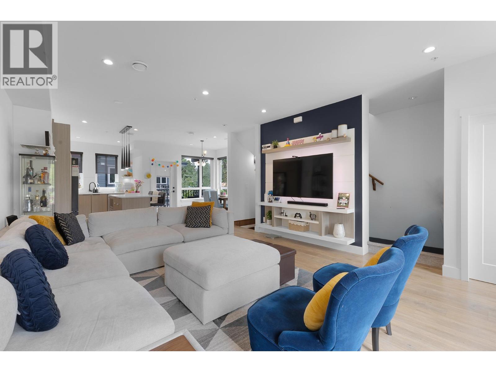 46 11851 232 Street Property Photo 4