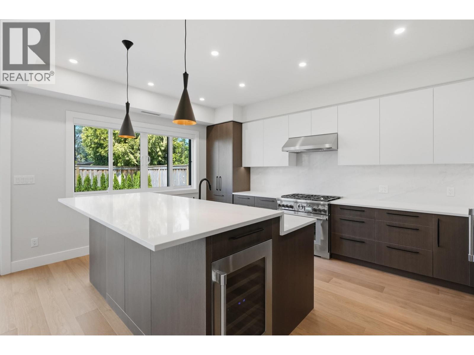 173 66a Street Property Photo 4