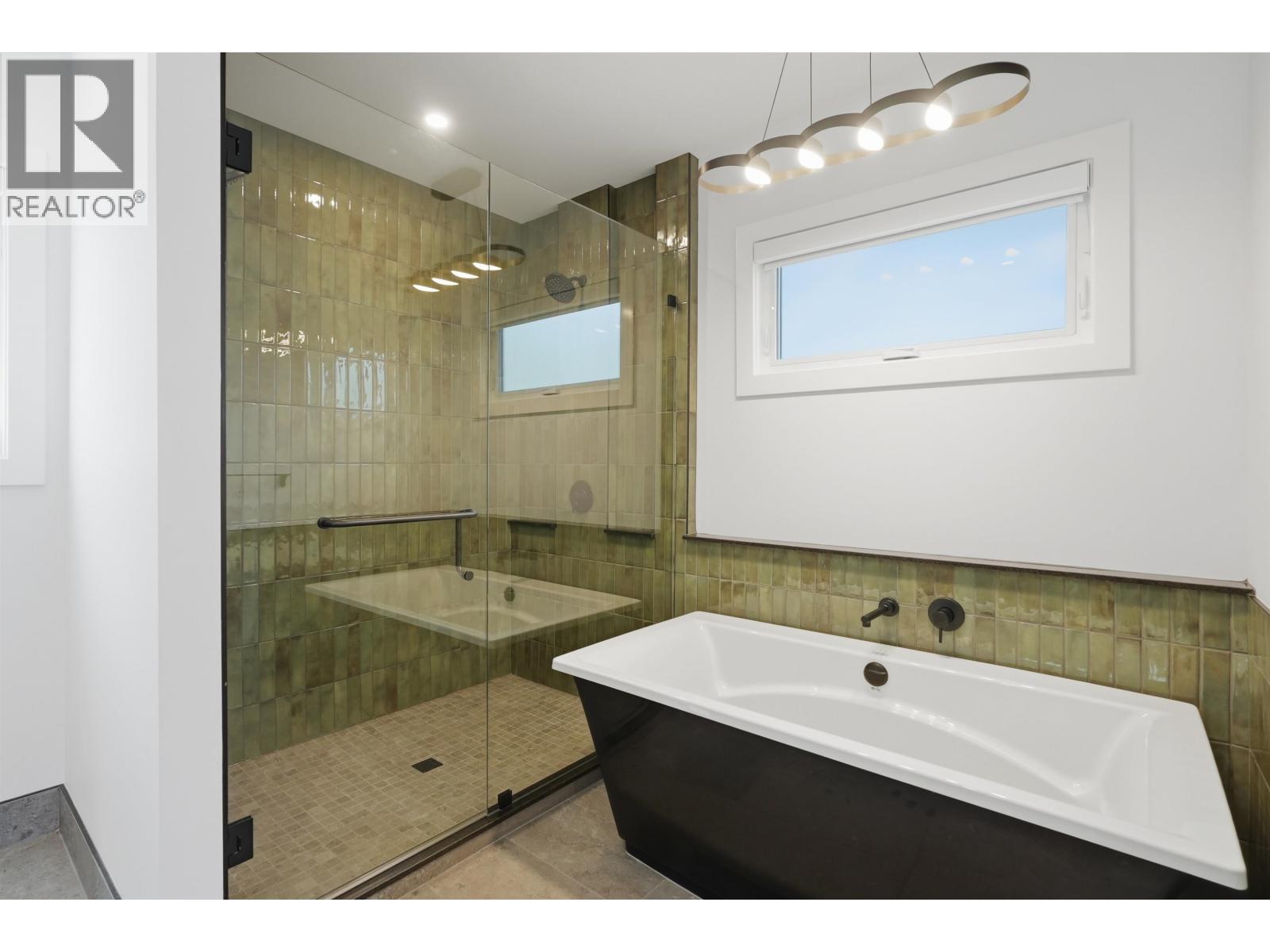 173 66a Street Property Photo 14