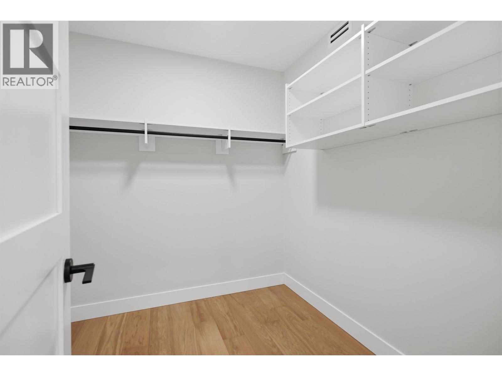 173 66a Street Property Photo 16