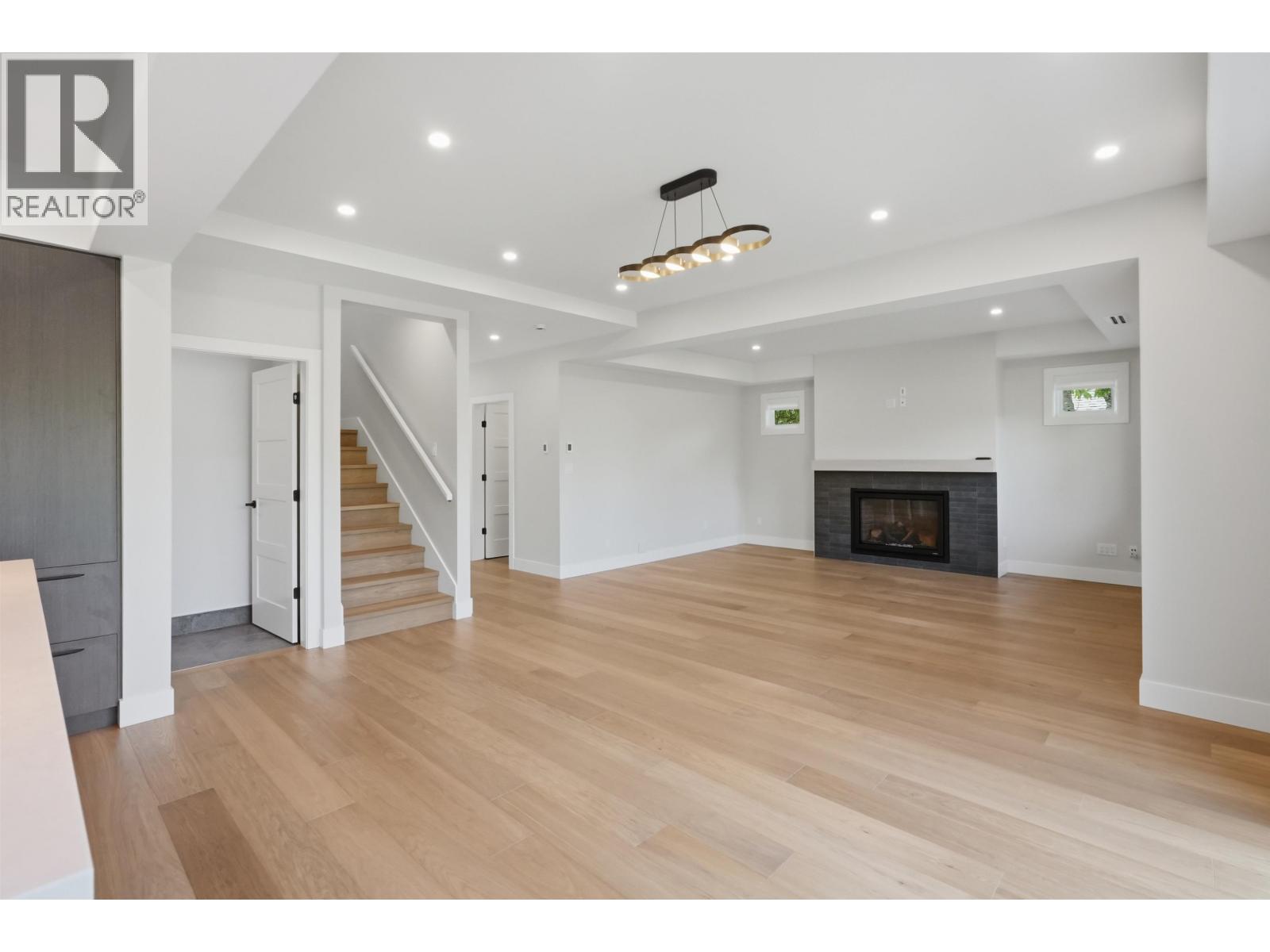173 66a Street Property Photo 24