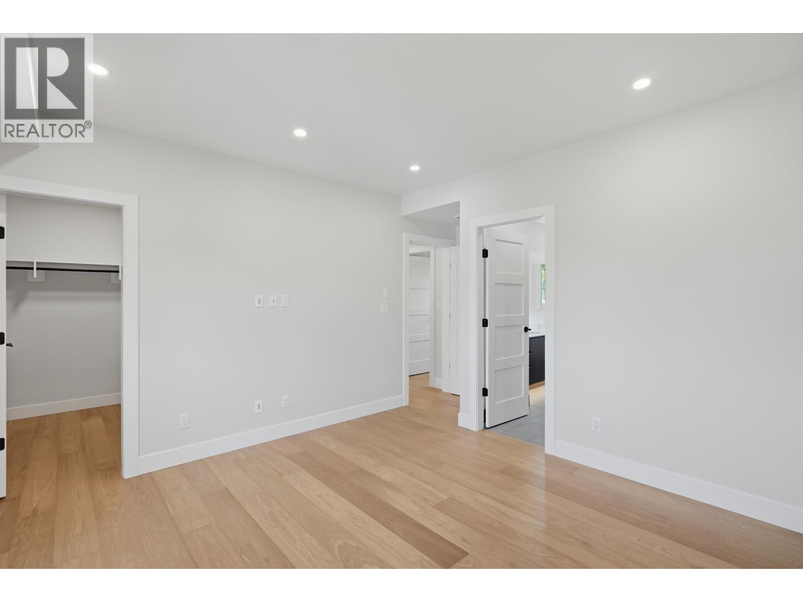 173 66a Street Property Photo 29