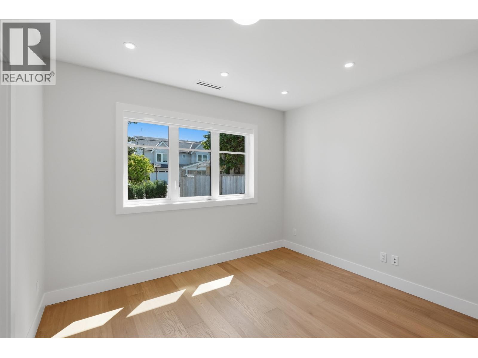 173 66a Street Property Photo 30
