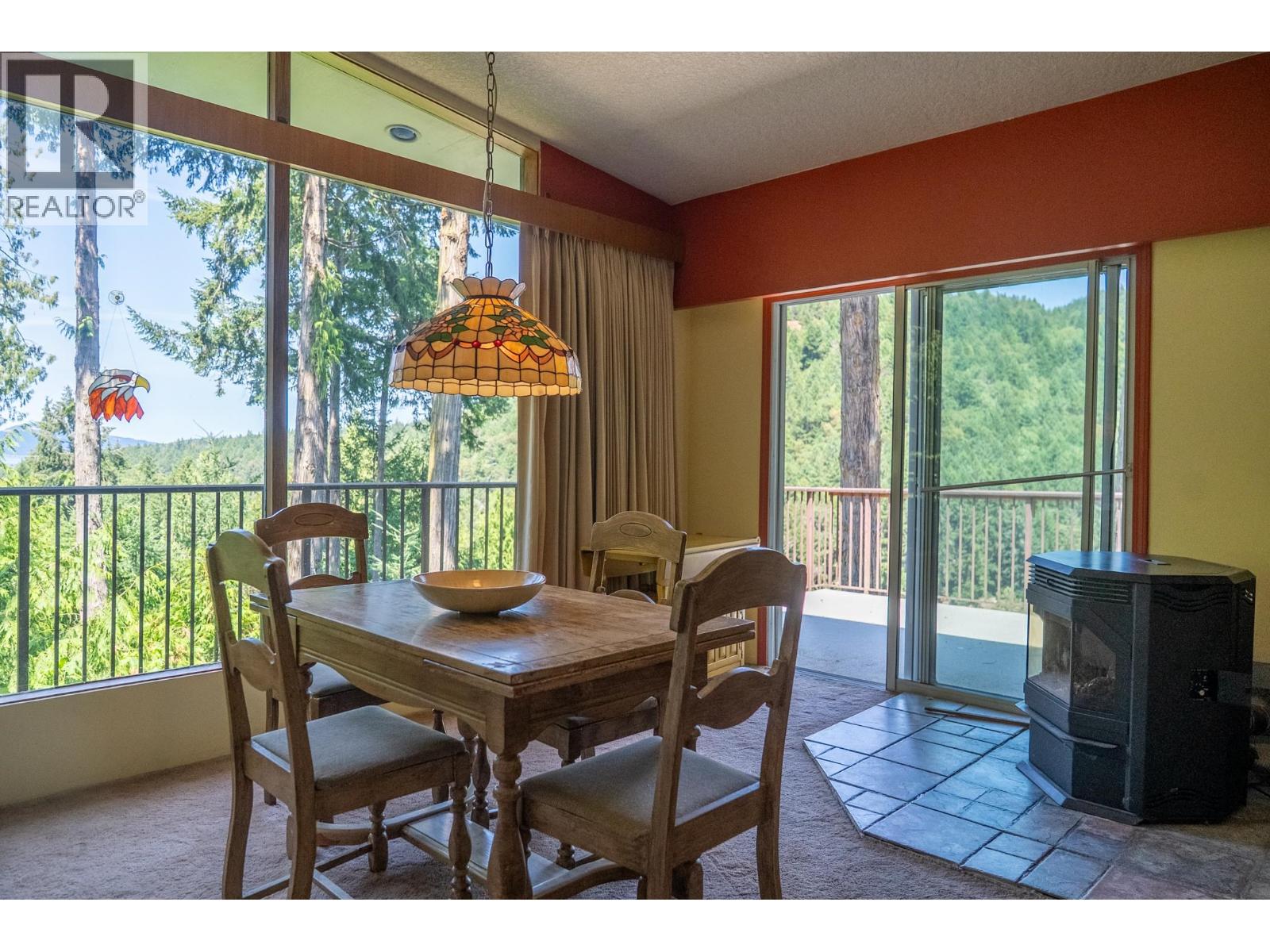 2610 Gunwhale Road Property Photo 7
