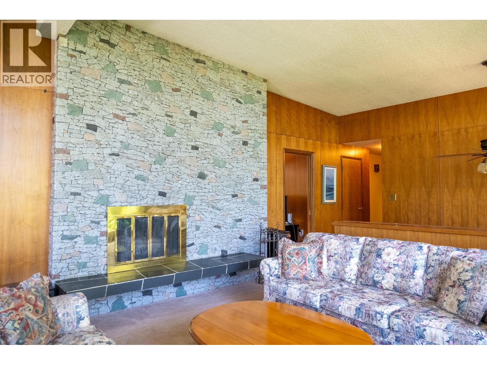 2610 Gunwhale Road Property Photo 9