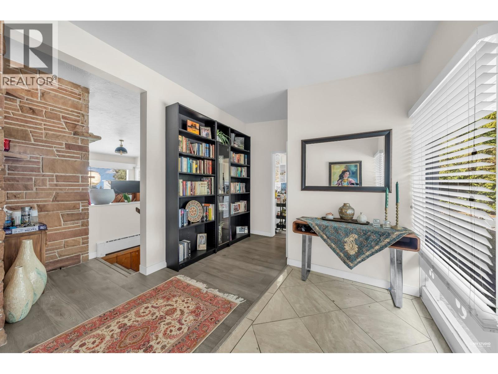1230 Queens Avenue Property Photo 4
