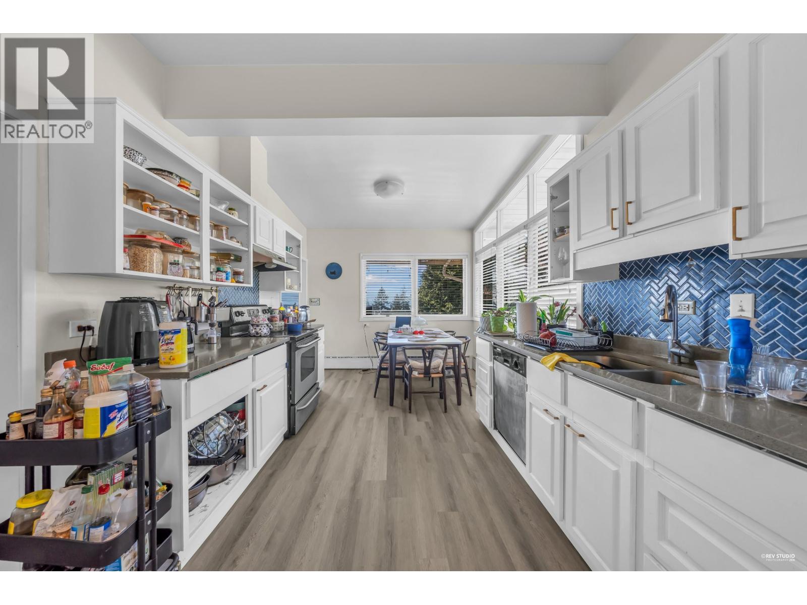 1230 Queens Avenue Property Photo 15