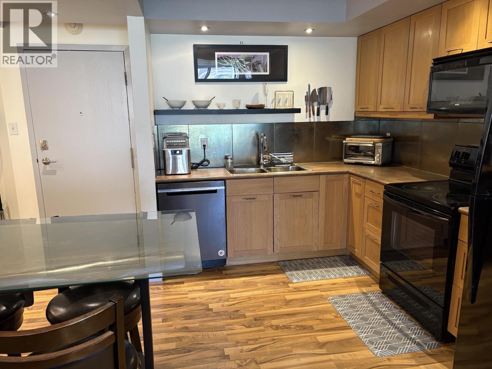 206 710 Seventh Avenue Property Photo 11