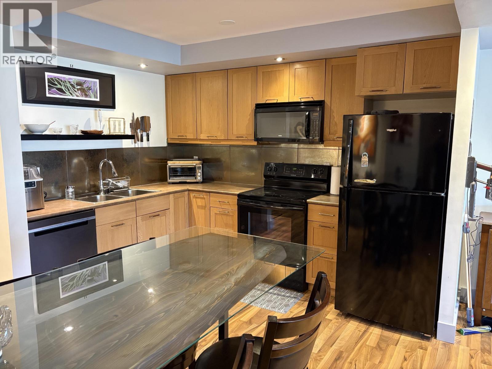 206 710 Seventh Avenue Property Photo 12