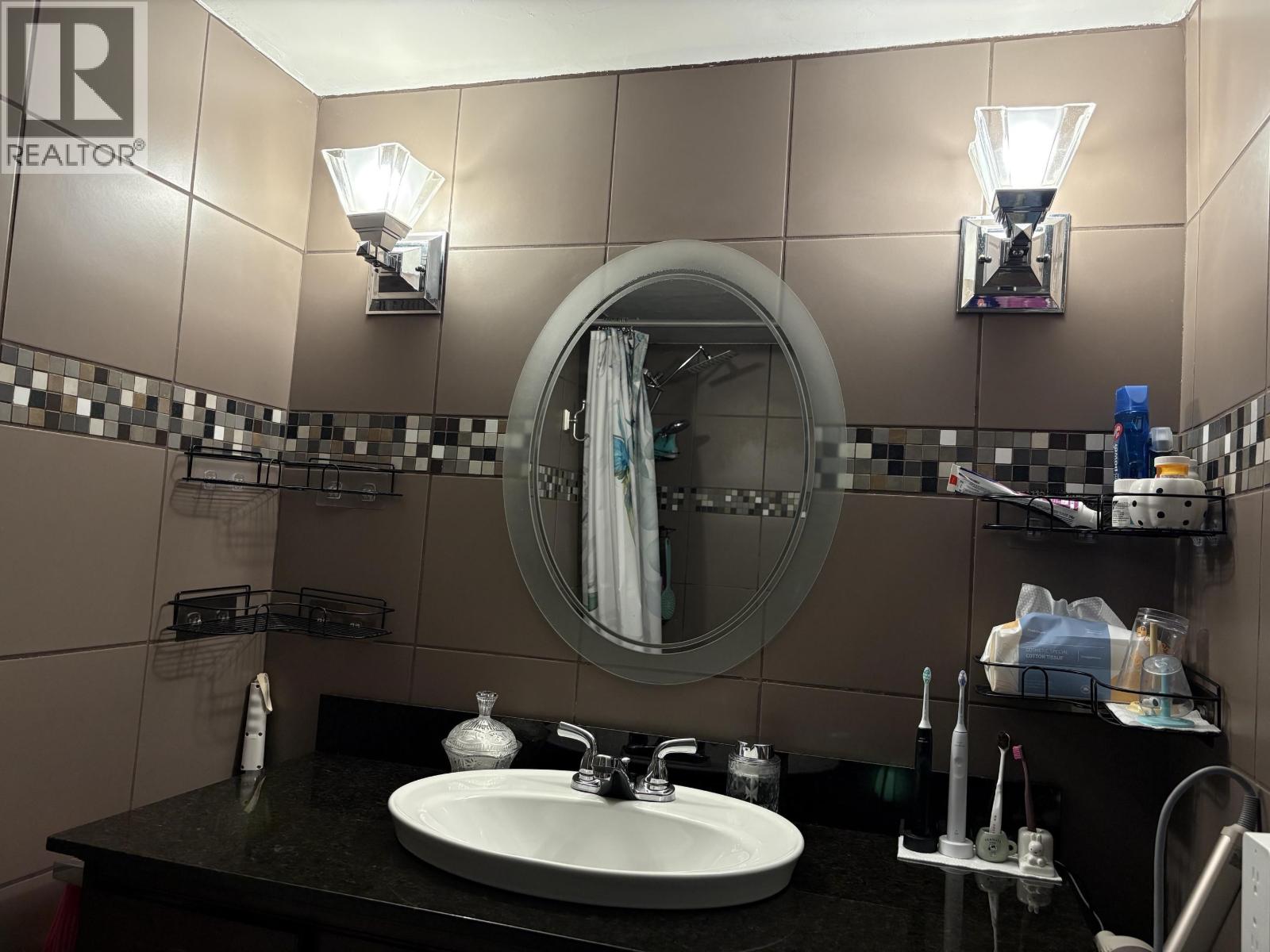 206 710 Seventh Avenue Property Photo 24