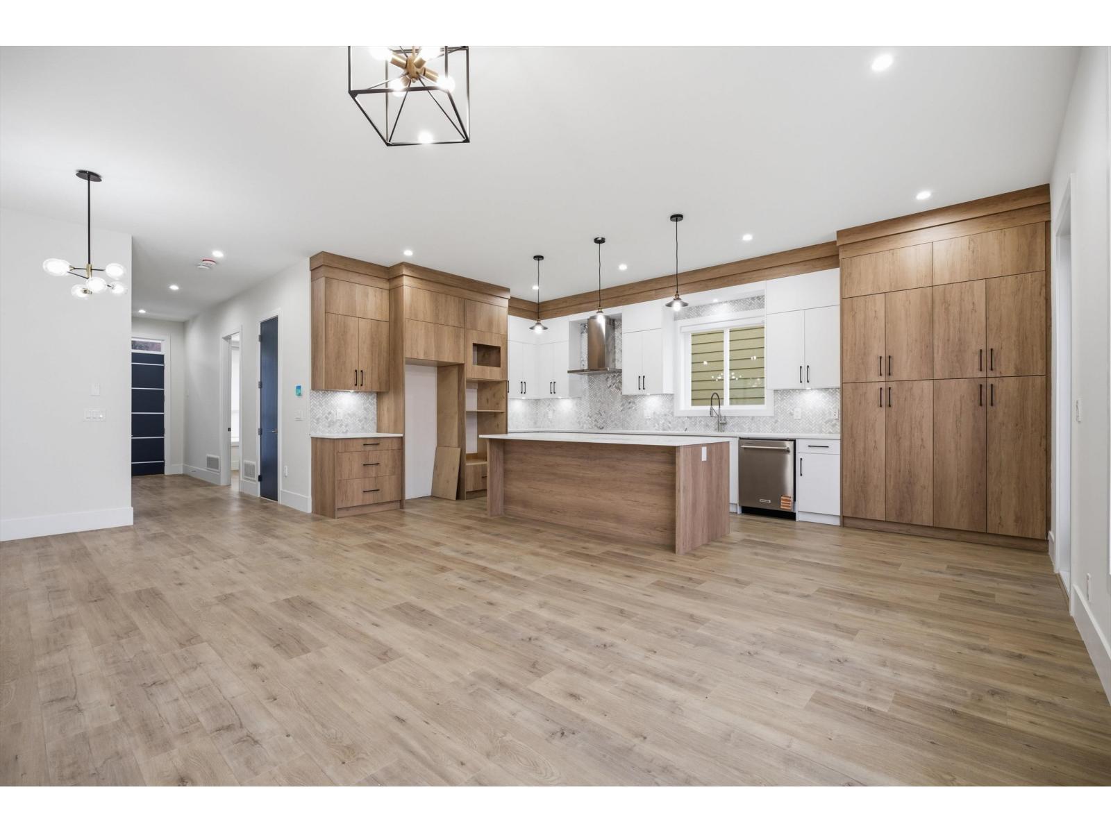 17130 1 Avenue Property Photo 5