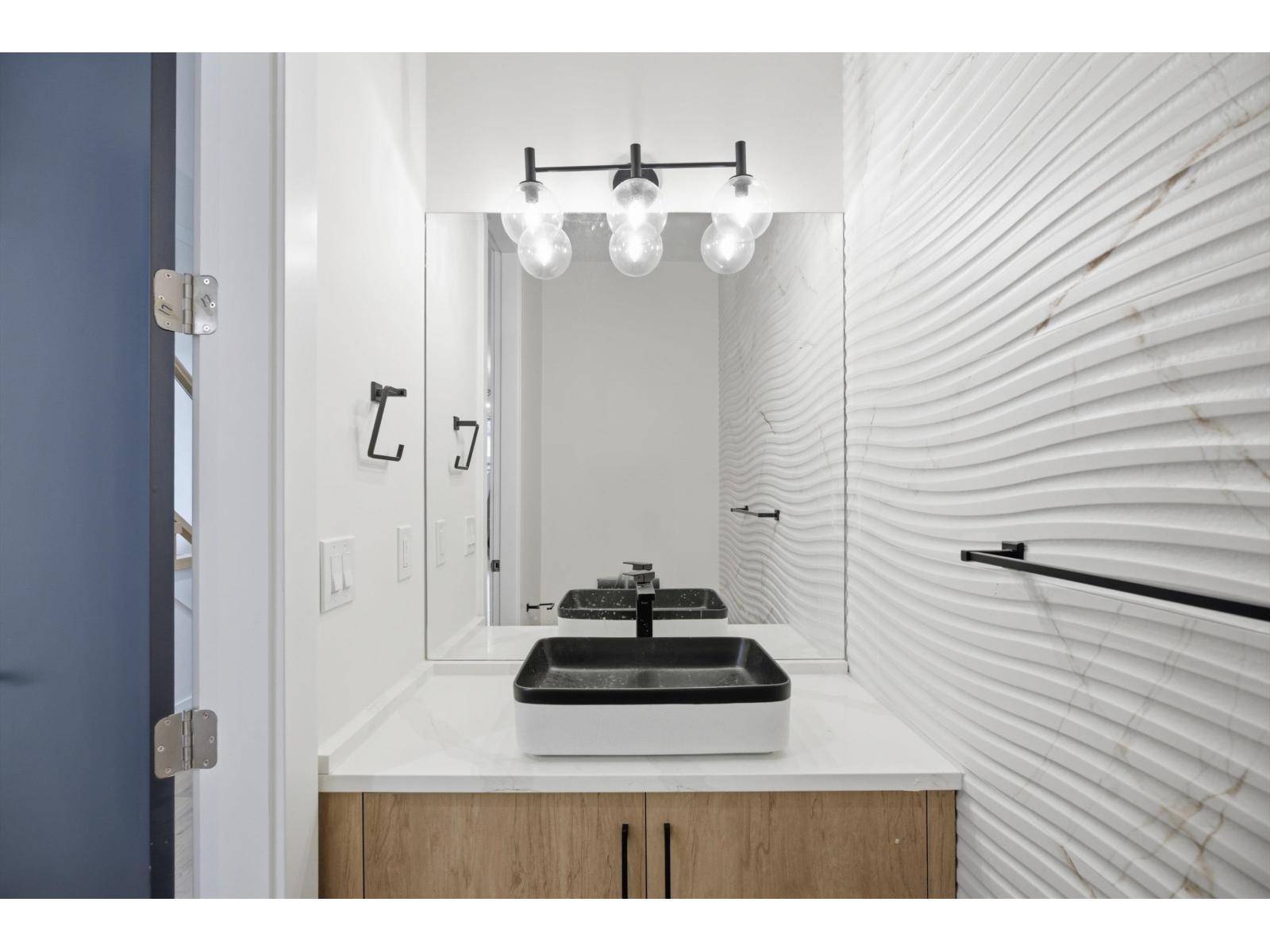 17130 1 Avenue Property Photo 13