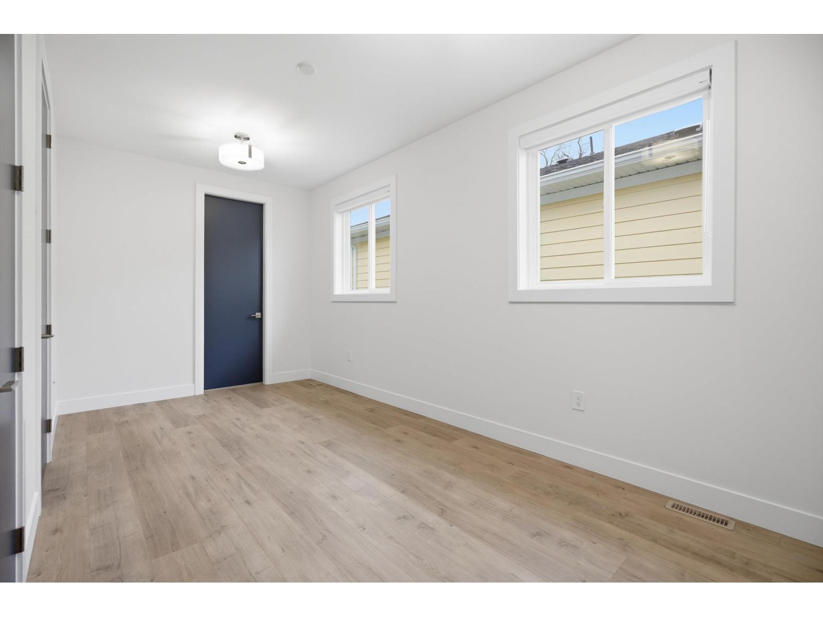 17130 1 Avenue Property Photo 14