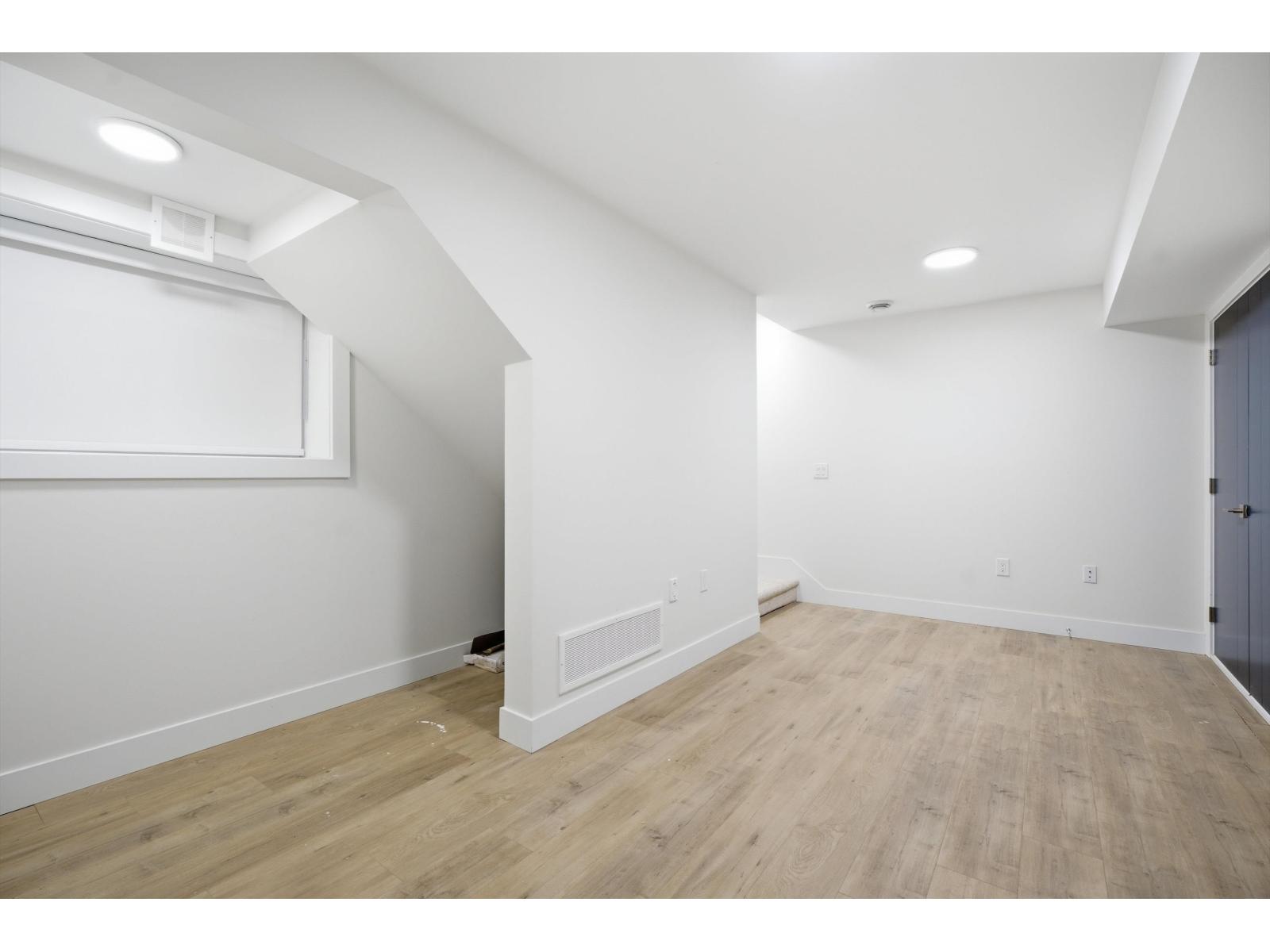 17130 1 Avenue Property Photo 21