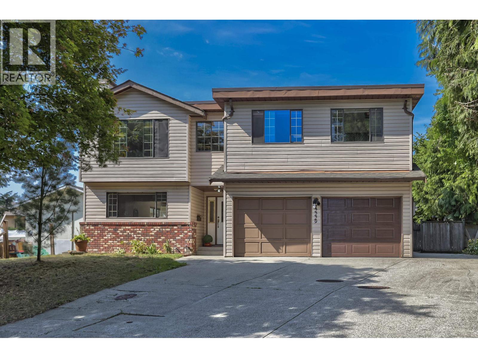 12229 Forest Place Property Photo 2