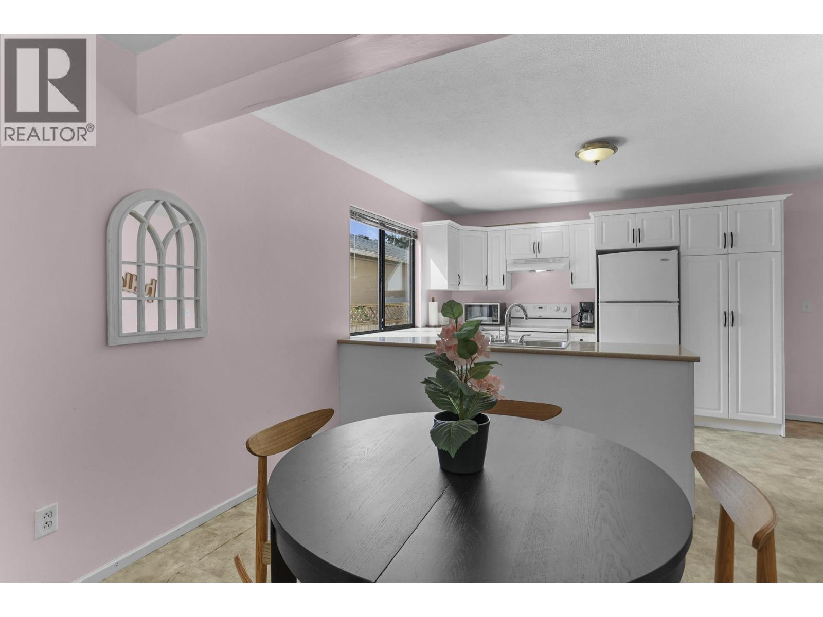 12229 Forest Place Property Photo 5