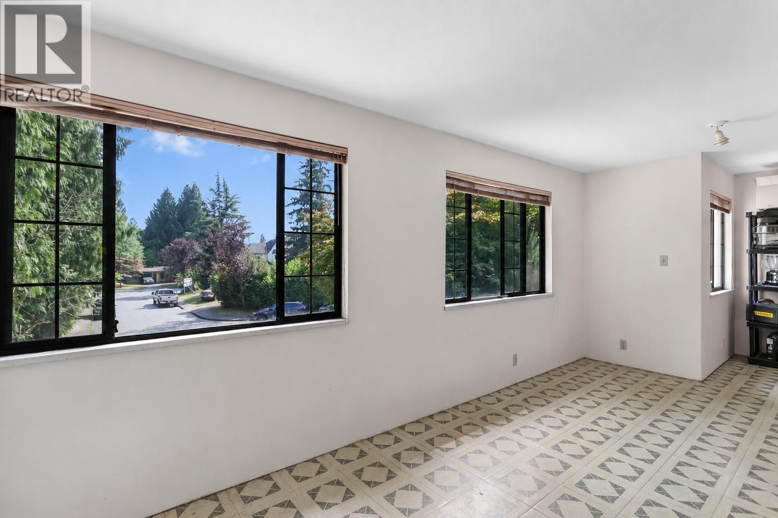 12229 Forest Place Property Photo 19