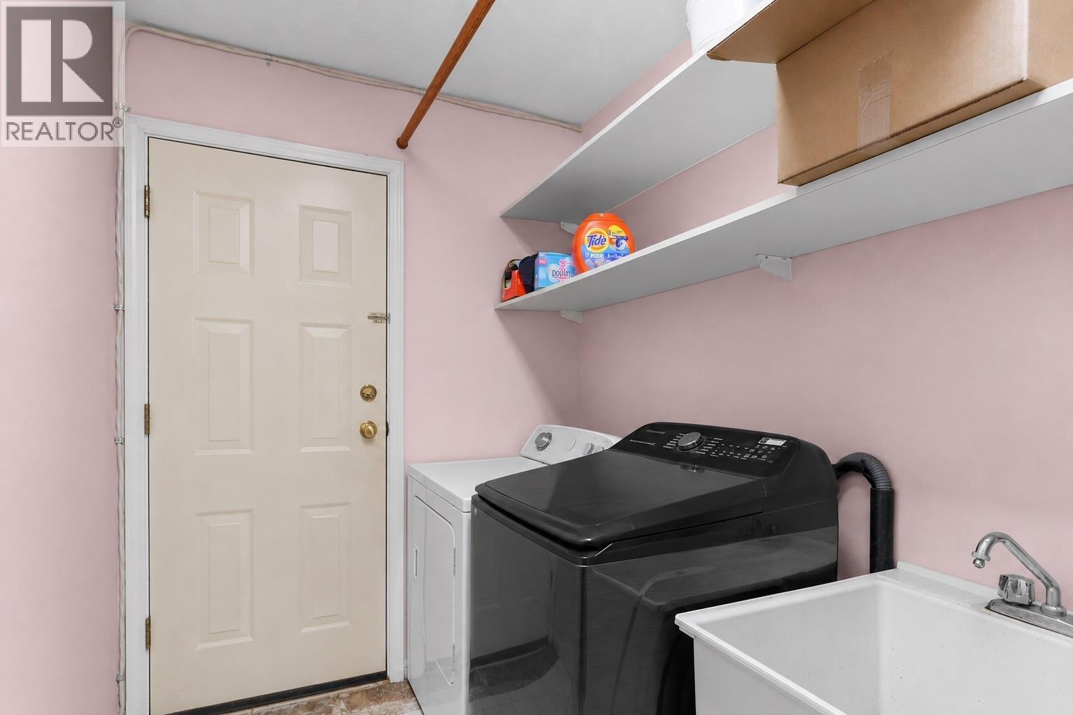 12229 Forest Place Property Photo 24