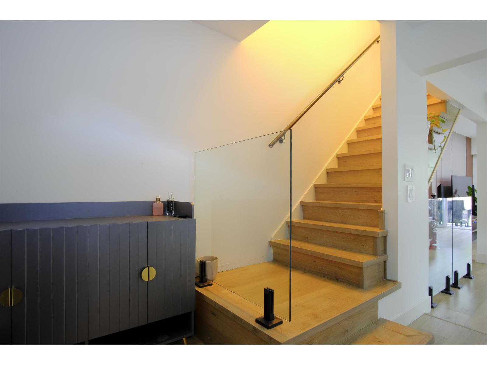 10 10736 Guildford Drive Property Photo 4