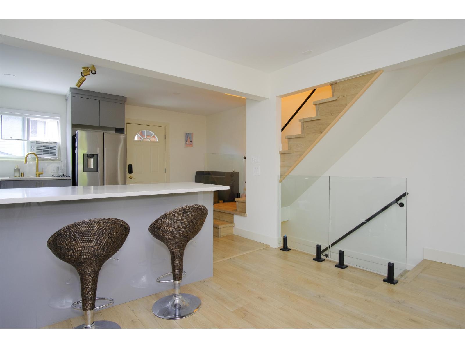 10 10736 Guildford Drive Property Photo 8