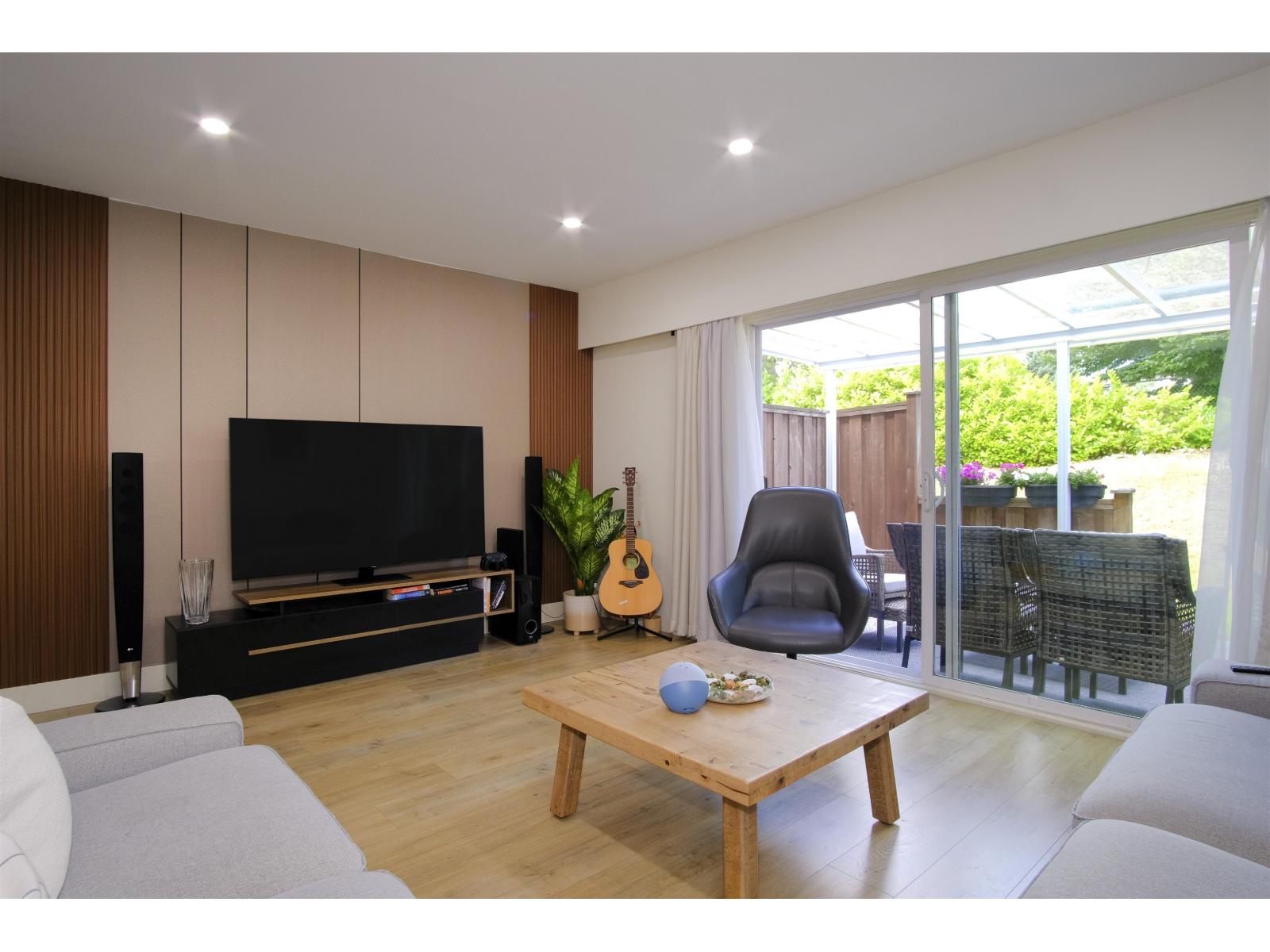 10 10736 Guildford Drive Property Photo 10