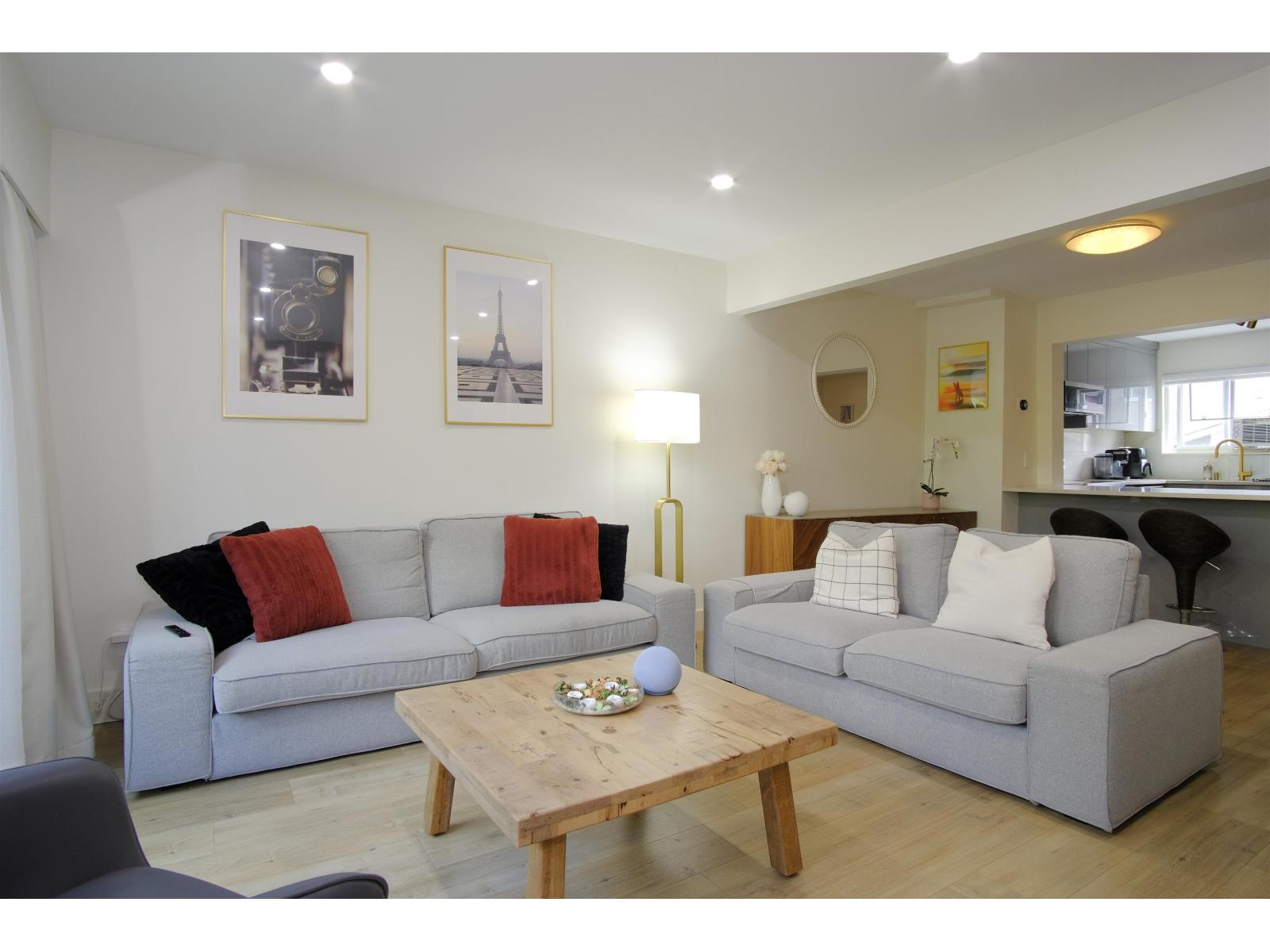 10 10736 Guildford Drive Property Photo 12