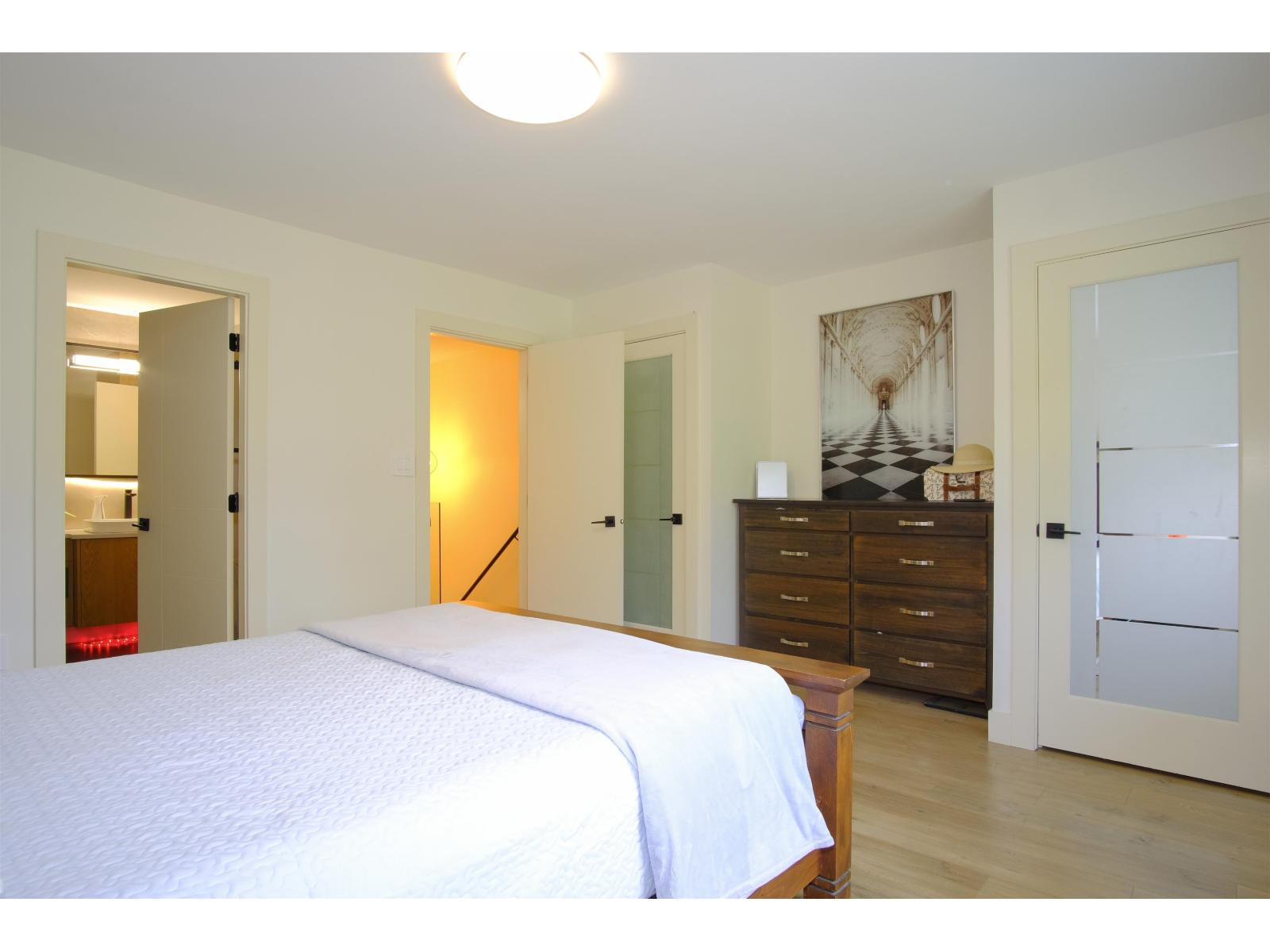 10 10736 Guildford Drive Property Photo 15