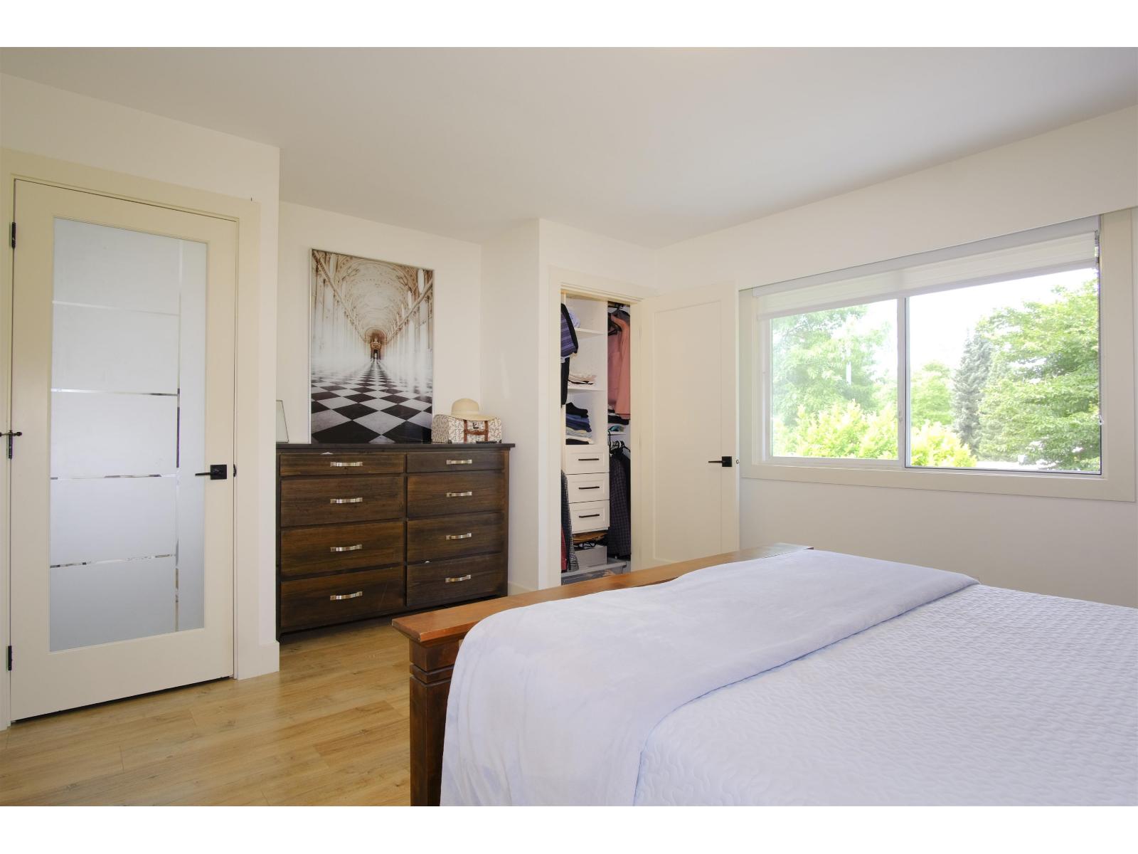 10 10736 Guildford Drive Property Photo 17