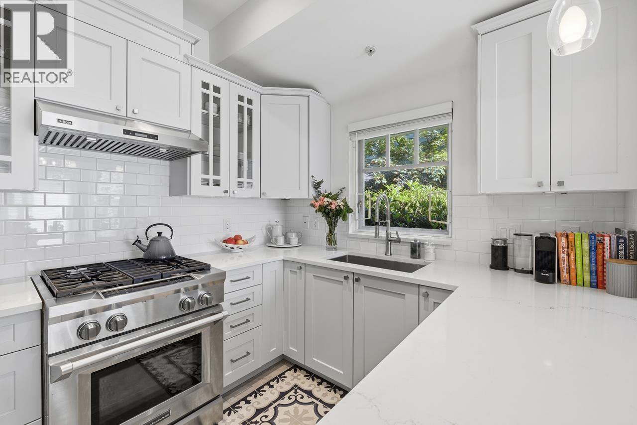 5338 Larch Street Property Photo 13