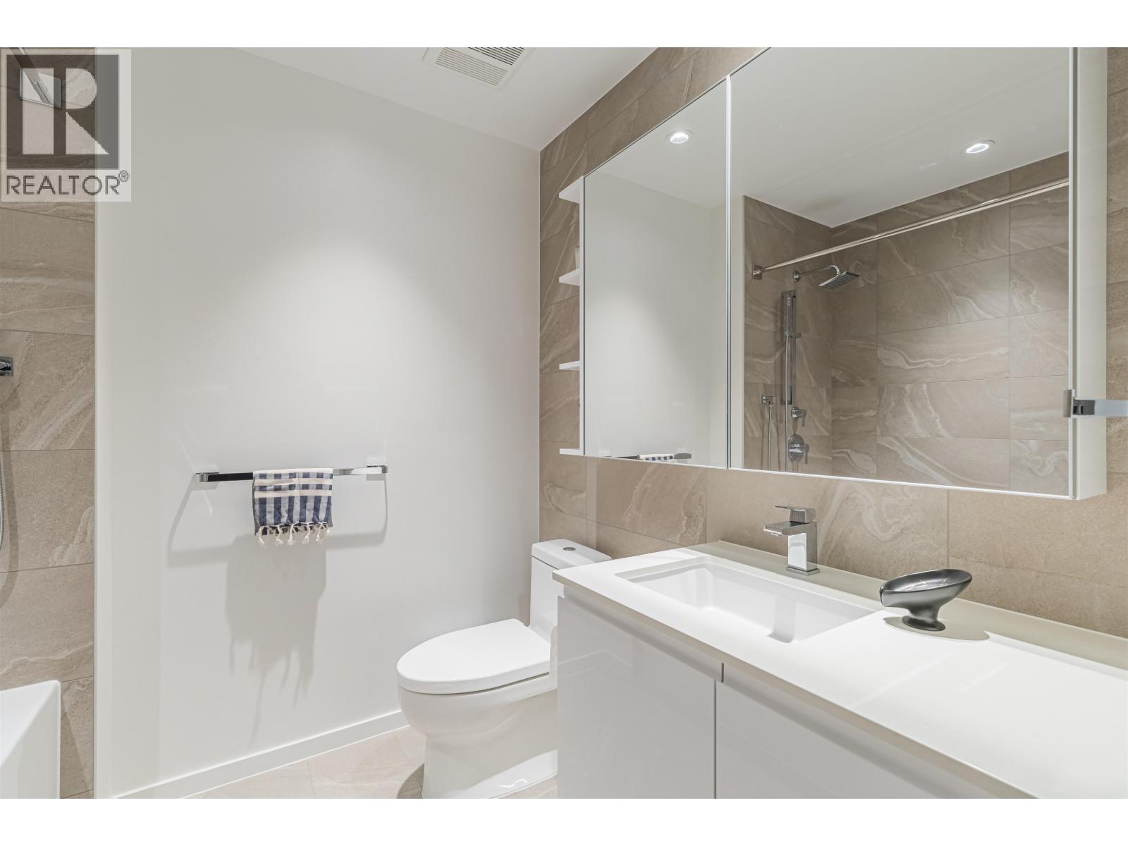 528 6300 Minoru Boulevard Property Photo 9