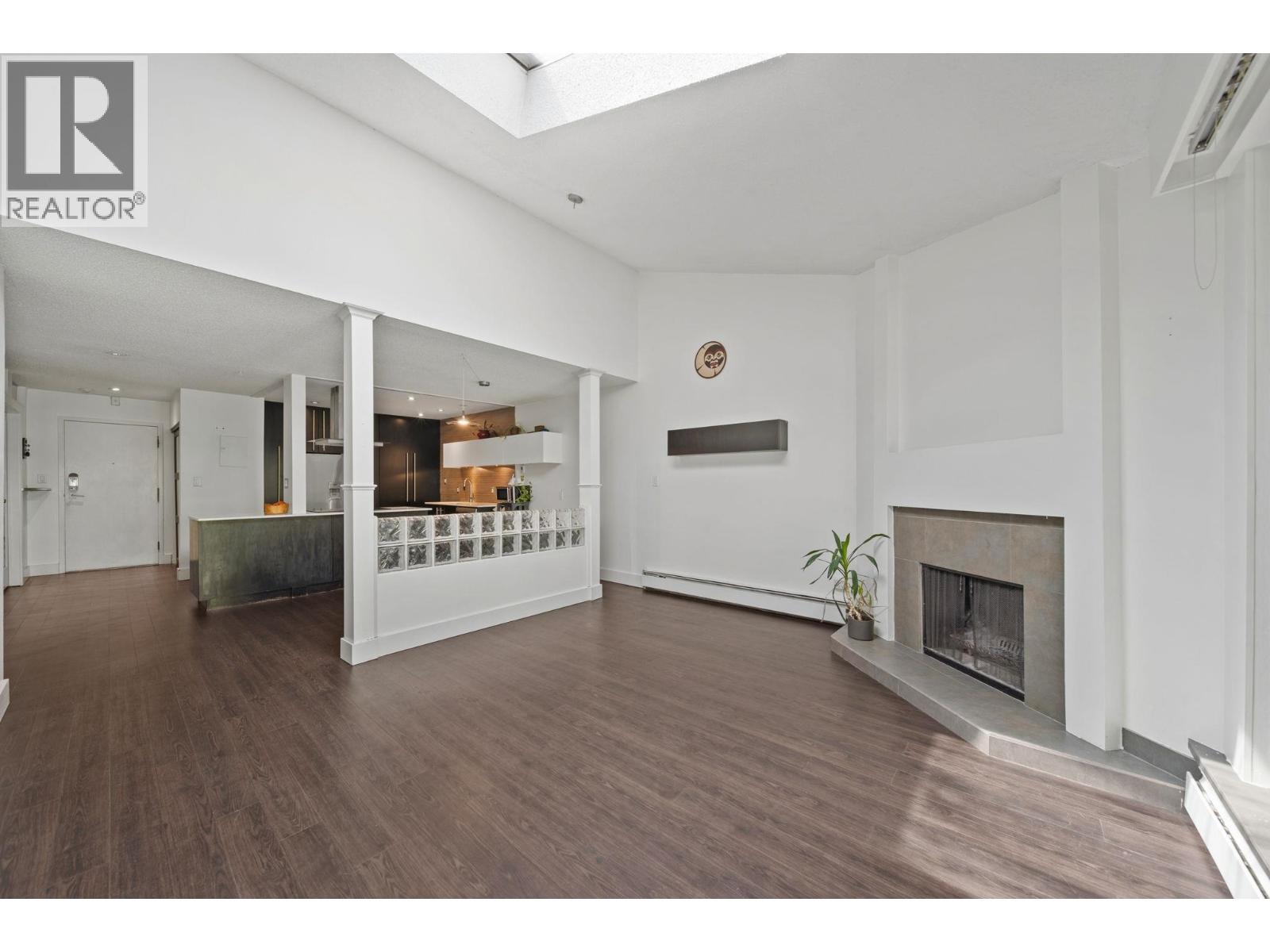 304 141 W 13th Street Property Photo 6