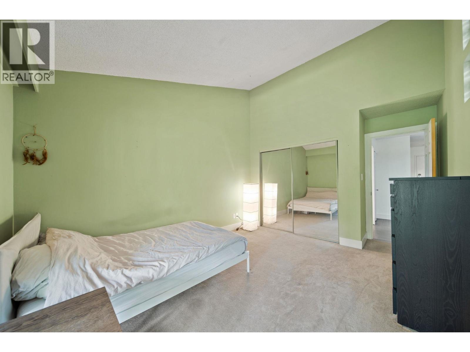 304 141 W 13th Street Property Photo 20