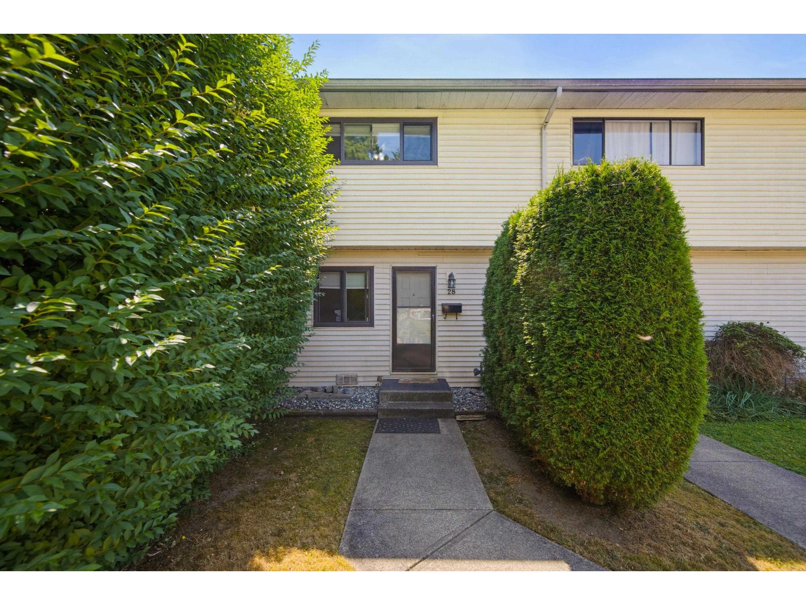 28 5351 200 Street Property Photo 3