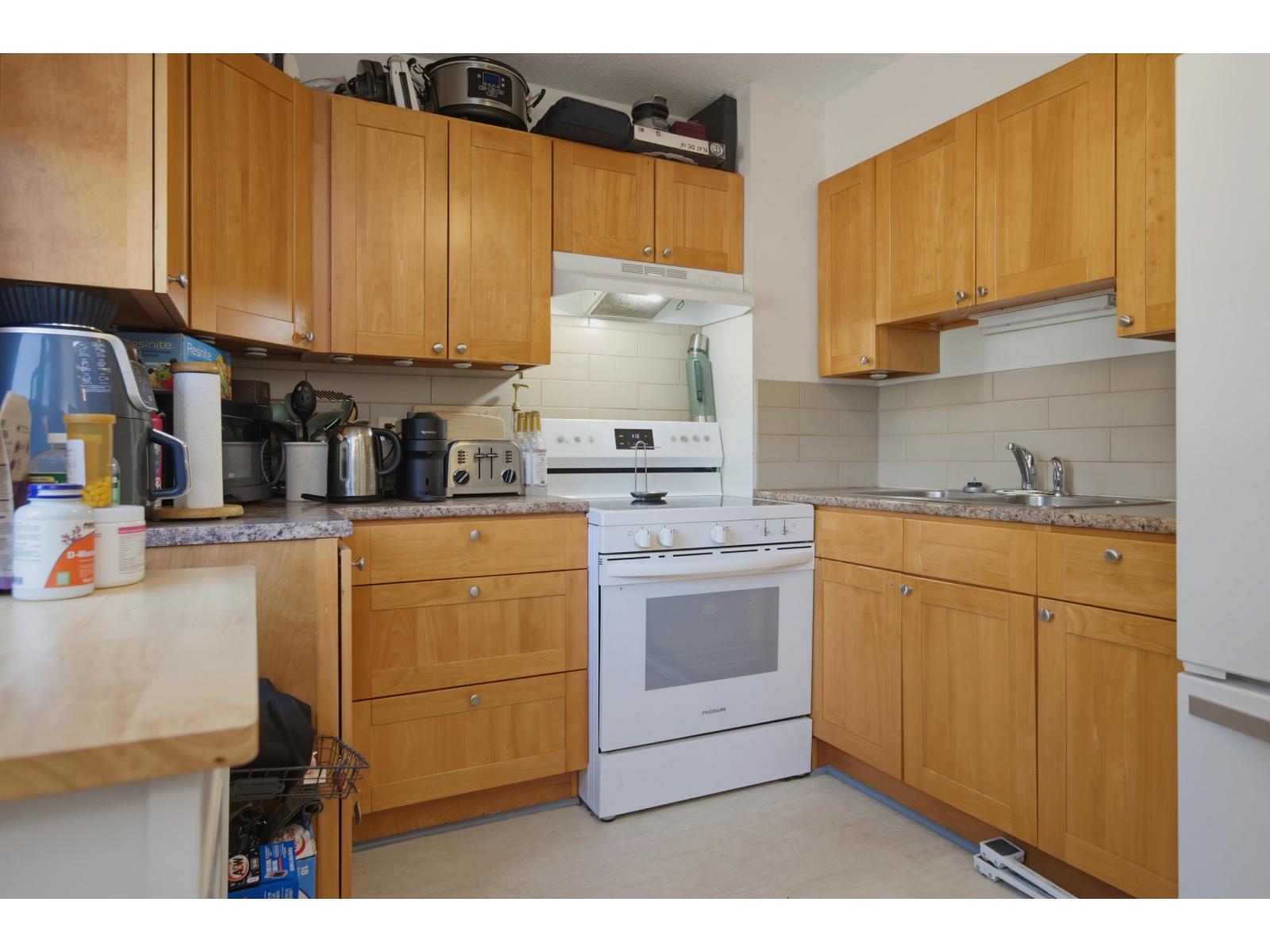 28 5351 200 Street Property Photo 8