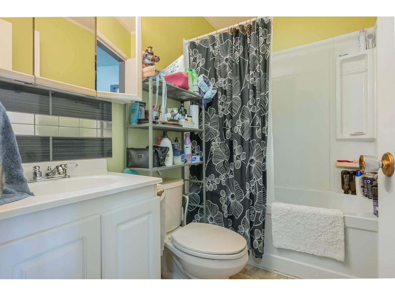 28 5351 200 Street Property Photo 22