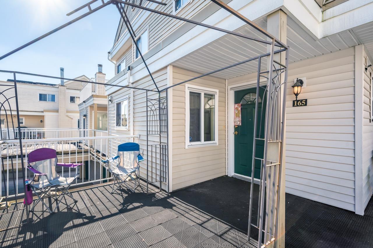 165 10077 156 Street Property Photo 5