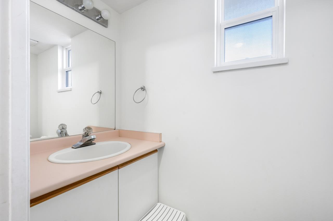 165 10077 156 Street Property Photo 17