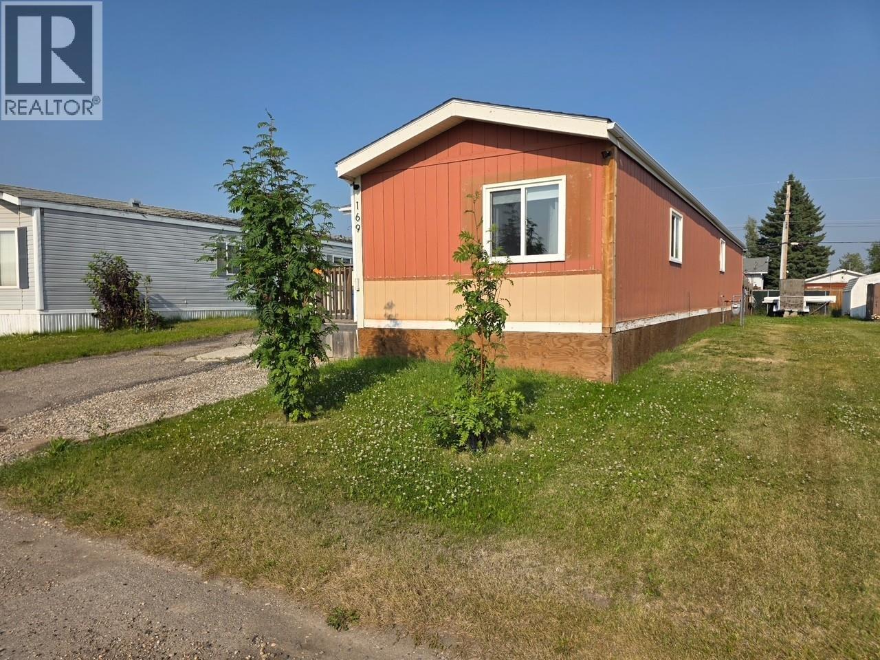 169 9207 82 Street Property Photo 2